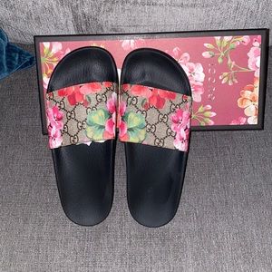 Gucci Bloom slides size 38
